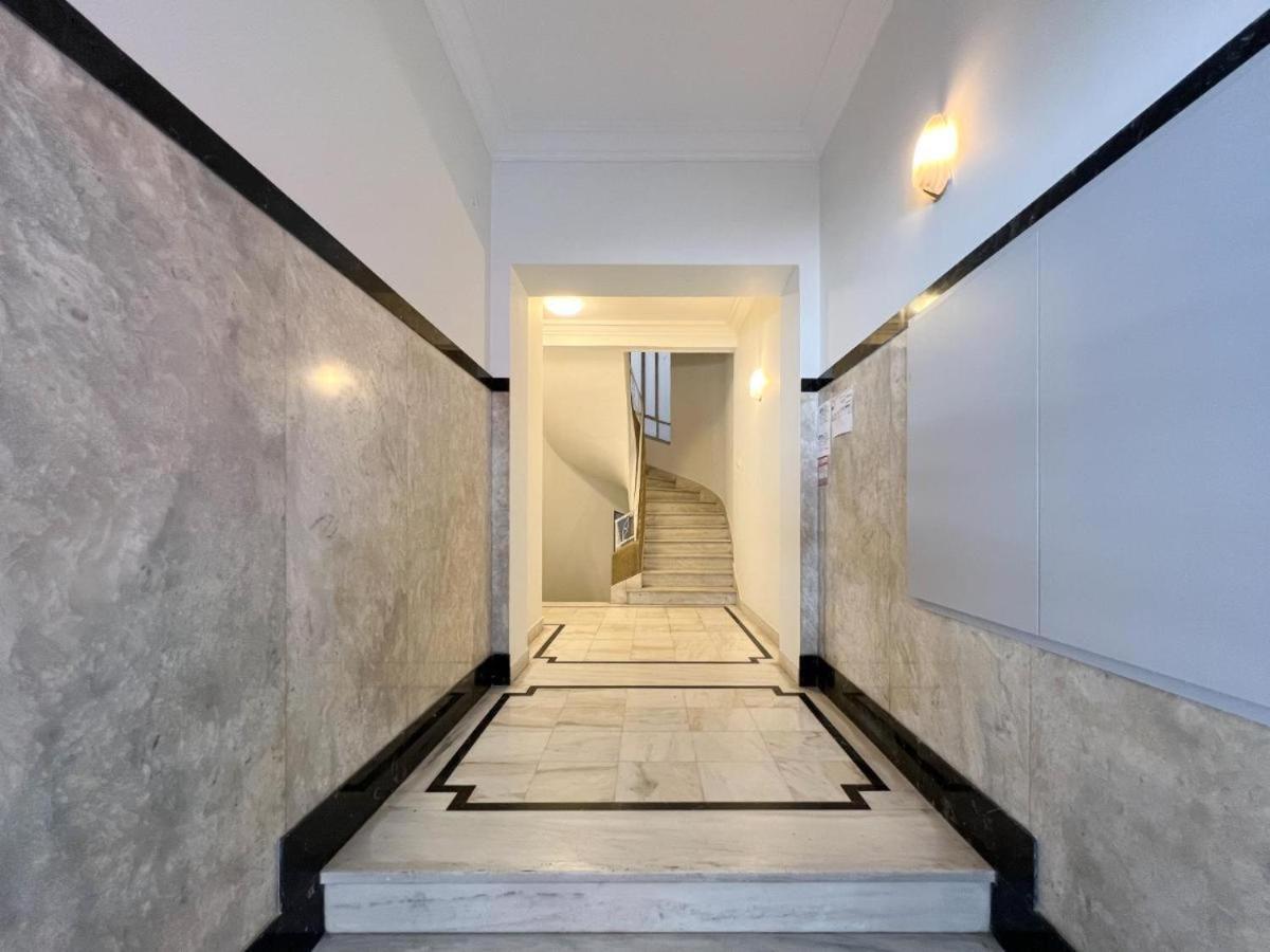 Vibrant Urban Getaway: Charming 2-Bedroom Near Bars, Parks, And Metro Atenas Exterior foto